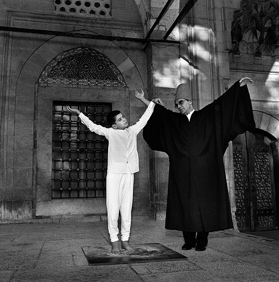Giorgia FiorioSema Lesson. Whirling Dervishes Mevlevi. Konya, Turkey, 2006Aus der Serie: The Gift 2000-2009