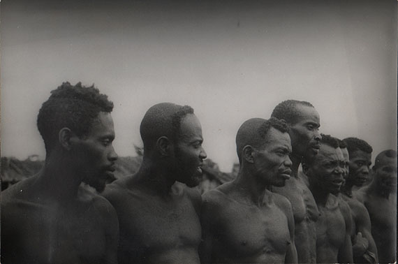 Germaine KrullGabon. Indigènes Assango à Lebamba1942, FranceVintage silver print, Very Good10,9 X 16,2 cm