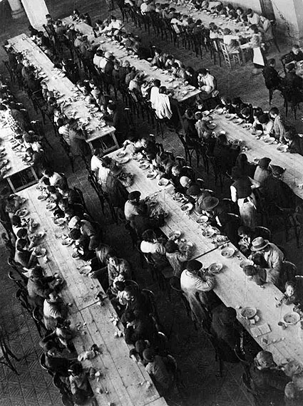 David Seymour: Barcelona. Refugee center, 1936 © Chim Estate/Magnum Photos
