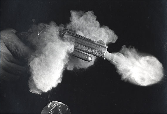 Harold EdgertonAntique Gun Firing, 1936Gelatin silver print36 x 46.8 cm© Harold Edgerton, 2013, courtesy of Palm Press, Inc.