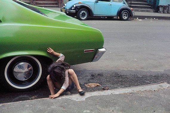Helen LevittNew York City, 1980Reliefdruck dye - transfer process, 35 x 45 cm© Helen Levitt / Estate of Helen Levitt