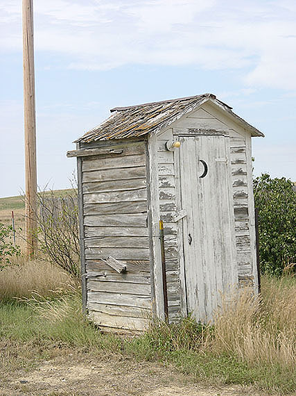 Knut Wolfgang Maron: aus der Serie Dakota Bar / barns and rotten cars