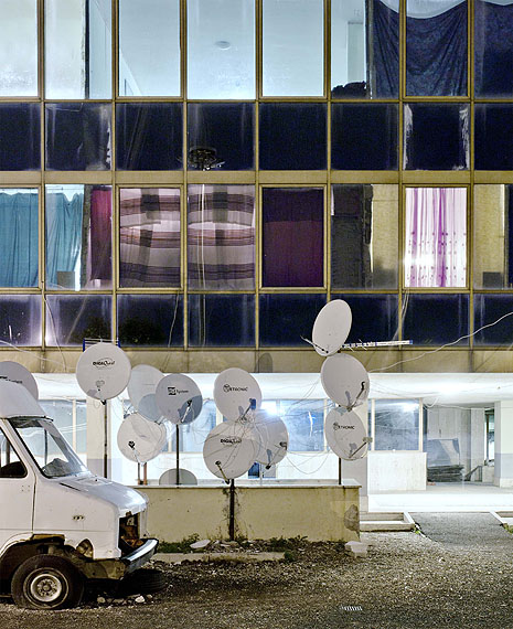 Eva Leitolf, Palazzo Selam, Rom, Italien 2012aus: Postcards from Europe, offenes Archiv aus Fotografien und Texten, seit 2006courtesy Eva Leitolf, &copy; VG Bild-Kunst, Bonn 2013