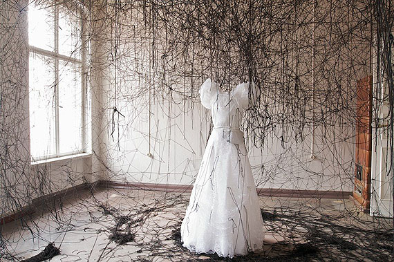 Chiharu Shiota
Unconscious Anxiety, 2008
80 x 120 cm
C-print
Ed. 5 +2 AP