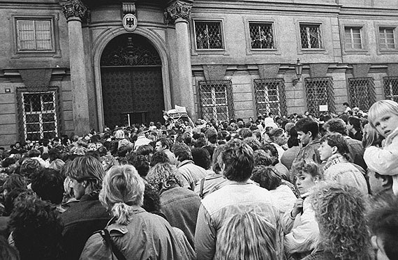 Karel Cudlin: Prag, Deutsche Botschaft, Garten des Palais Lobkowicz, 03.10.1989