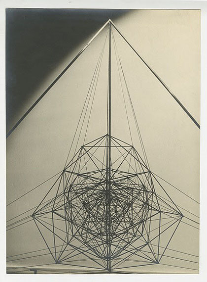 lot 140 :&nbsp;Man Ray (1890 - 1976)Objet math&eacute;matiqueParis, 1935