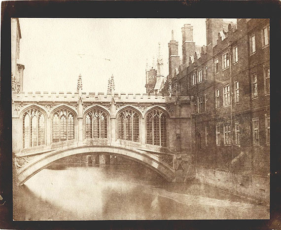 Bridge of  Sighs, St. John’s College, Cambridge, circa 1846, Salt print from a calotype negative, Image 16,3 x 20,7 cm © William Henry Fox Talbot (1800-1877), courtesy SAGE Paris