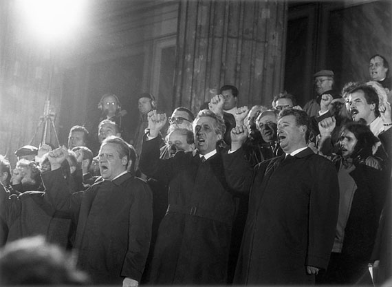 Barbara Klemm: Berlin, Egon Krenz und SED-F&uuml;hrung, im Lustgarten, 10.11.1989