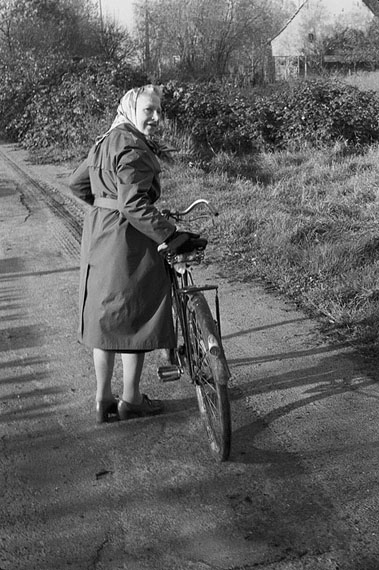 Frank-Heinrich M&uuml;ller: Osterholz, die Grenze ist offen - alle fahren nach Berlin, 10.11.1989