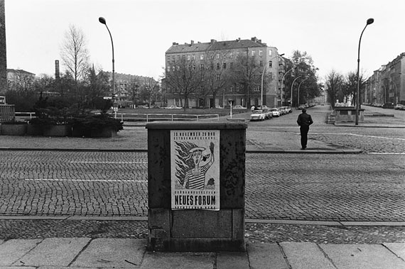 Hansgert Lambers: Berlin, Sch&ouml;nhauser Allee, Ecke Metzer Stra&szlig;e, 11.11.1989