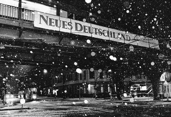 Ludwig Rauch: Berlin, Sch&ouml;nhauser Allee, Neues Deutschland, 23.11.1989