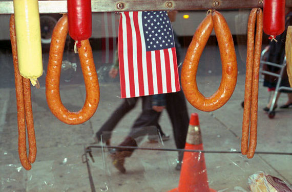NYC sausages 2001 © Martin Parr / Magnum Photos
