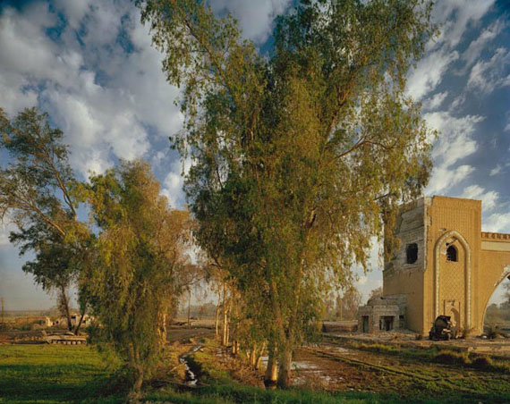 The North Gate of Baghdad, 2003
from the series "Scences From A Liberated Baghdad"
50 x 60 cm (20 x 24" in.)
Edition of 10