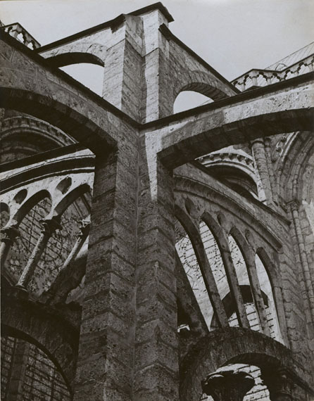 The Modern Eye: Photographs 1917-1939 The Modern Eye: Photographs 1917-1939