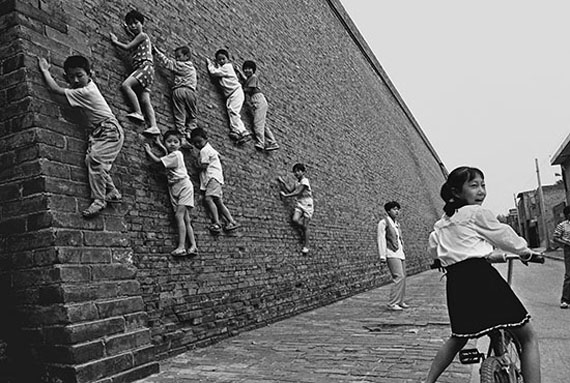 40 Years of Chinese Contemporary Photography (1976-2017) 40 Years of Chinese Contemporary Photography (1976-2017)