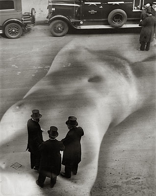 Heinz Hajek-Halke: Die üble Nachrede, 1932
© 2007 Heinz Hajek-Halke / Collection Michael Ruetz / Agentur Focus