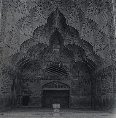 Lynn DavisFriday Mosque (Jame Mosque), Isfahan,2001Iran N° 3Gelatin silver enlargement print, toned with gold91,44 x 91,44 cm© Lynn DavisCourtesy Galerie Karsten Greve, St. Moritz