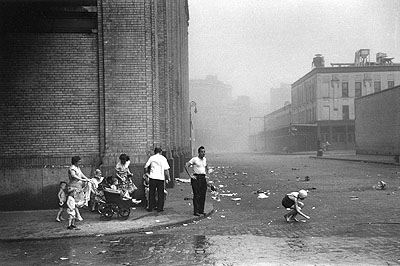 Sandstorm, Greenwich Village, New York City, 1949 © Ruth Orkin / Ruth Orkin Photo Archive Courtesy Michael Hoppen Gallery