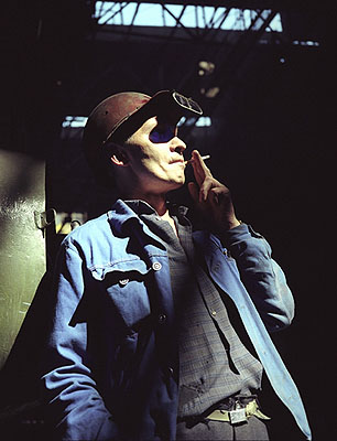 Sergey BratkovAus der Serie «Steelworkers», 2003 (Stahlarbeiter)Lambda Print, 133 x 100 cmCourtesy Regina Gallery, Moskau© Sergey Bratkov