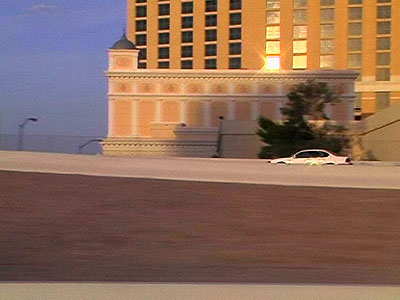 Gudrun KemsaLas Vegas Freeway 15Videoinstallation