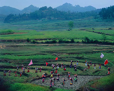 ZENG Han: Landplay (2006). Archival Pigment Print. (140cm x 175cm, Edition of 5; 80cm x 100cm, Edition of 10)© ZENG Han and YANG Changhong. Courtesy of m97 Gallery.