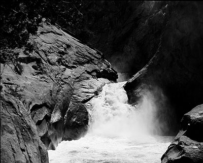 SHIRANA SHAHBAZIPhotographie tirée de la série Landschaften(C-print sur aluminium, dimensions variables)Copyright de l'artiste et Courtesy Gallery Bob van Orsouw Zurich)