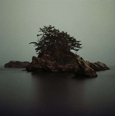Fullmoon@Miyako, 2006, C print mounted onto aluminium with aluminium white frame, Image size: 1212mm x 1212mm, Edition of 5 (2AP)