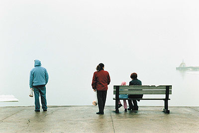 Grit SchwerdtfegerAus: Distanz 2006Pier, 2006analoger C-Print© VG Bild-Kunst, Bonn 2009