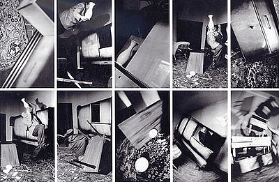 Anna & Bernhard BlumeWahnzimmer, 1984 Großfotosequenz in 10 Teilen Je 200 x 126 cm Courtesy Buchmann Galerie, Berlin © VG Bild-Kunst, Berlin