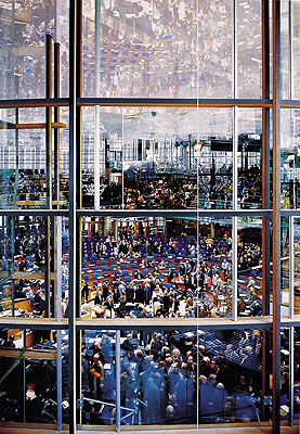 Andreas GurskyBundestag, 1998 Color Print 285 x 210cm Kunstmuseum Wolfsburg © VG Bild-Kunst, Bonn
