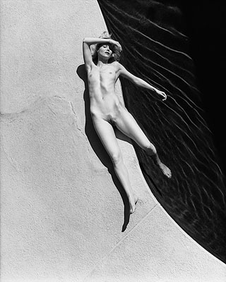 Rachele Poolside, Hollywood California 2000 © George Holz