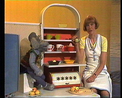 © Laura Horelli, You Go Where You're Sent, 2003, Video, 19 min. Supported by Galerie Barbara Weiss, Berlin Special thanks to Geoffrey Garrison, Sean Snyder Courtesy Galerie Barbara Weiss, Berlin / Laura Horelli Photographer: Jens Ziehe