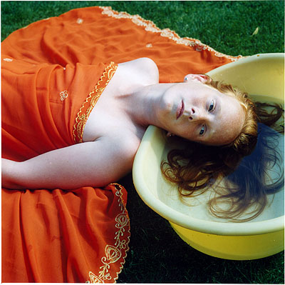 Hellen van Meene, Untitled, 1999, © die Künstlerin, Courtesy Yancey Richardson Gallery, New York