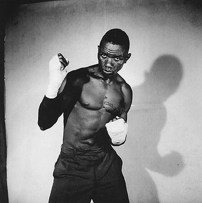 © Malick SidibéThe Boxer, 1966silver gelatin print, printed later30x40 cm - 1,750 &euro; + frame and VAT40x50 cm - 2,600 &euro; + frame and VAT50x60 cm - 3,250 &euro; + frame and VAT120x120 cm - 6,000 &euro; + mounting, frame and VAT