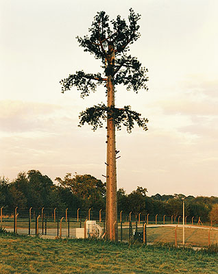Robert Voit, Cuckfield, Haywards Heath, Great BritainN50°59.975 W000°08.7393Pigmentdruck bzw. C-Print, 200450 x 60 cm bzw. 125 x 155 cm© Robert Voit