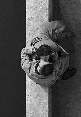 1955, Paris, couple 18/30, 30x40cm© Frank Horvat