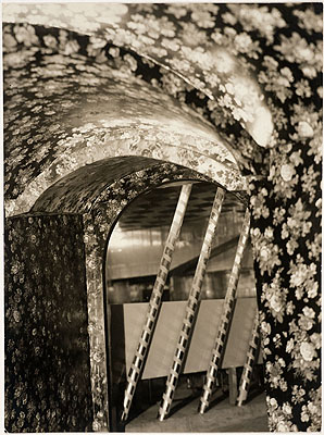 © Germaine KrullBar 