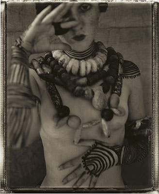 © Sarah Moon, Avril pour Elle 1, 2003, Toned gelatin silver print, 60 x 50 cm, Edition of 20