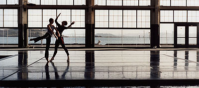 Tacita Dean Craneway Event, 2009 (Filmstill), 16mm-Farbfilm, anamorphotisch, Lichtton, 108 Minuten© Courtesy die Künstlerin, Frith Street Gallery, London, und Marian Goodman Gallery, New York/Paris 