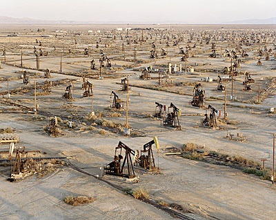 Oilfields #19a, Belridge, California, USA, 2003 © Edward Burtynsky, courtesy Torch Gallery Amsterdam & Nicholas Metivier Gallery Toronto