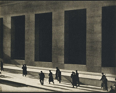 Paul StrandPhotogravure on japanese paper. 13,1 x 16,3 cm (27,9 x 19,7 cm). Mounted on original cardboard 29,6 x 21 cm. Lot 85 / &euro; 3 000 - 4 000Auction 949 Photography