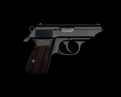 GUIDO MOCAFICOWalther PPK2006Edition von 18Chromogenic Print96 x 120 cm