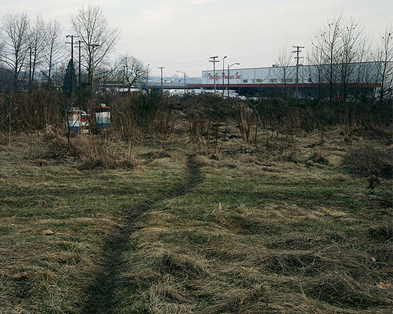 The Crooked Path1991Transparency in light box119 x 149 cm© Jeff Wall