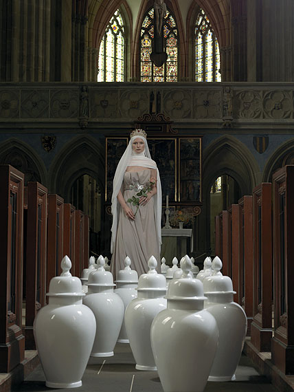 Sternstunde, 2009/2010Joachim Baldauf, Meissen Macht Ikonen, 2009 - 2010Fotografieserie mit 31 Motiven, Ditoneprints, je 100 x 120 cm© Joachim Baldauf und Staatliche Porzellan-Manufaktur Meissen GmbH