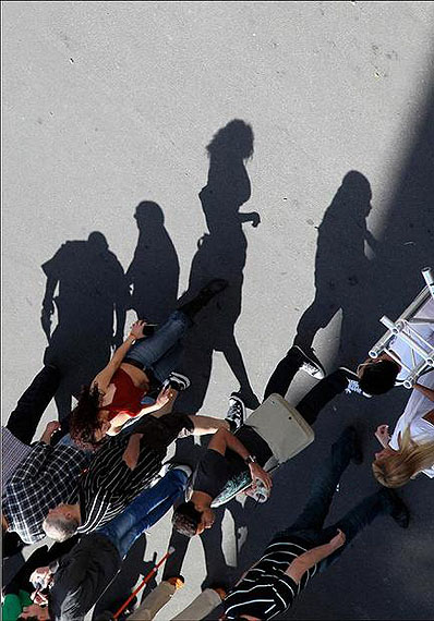 © JULIA KISSINASHADOWS CAST PEOPLE - 2008-09Piezo-pigment-print / Innova Cotton high white