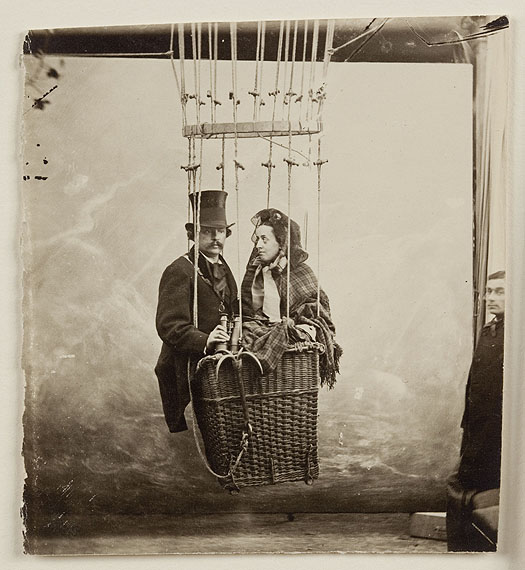 Gaspard F&eacute;lix Tournachon dit Nadar: Nadar mit seiner Frau Ernestine, Paris, um 1865Albuminpapier, 9x8 cmSammlung Thomas Walther