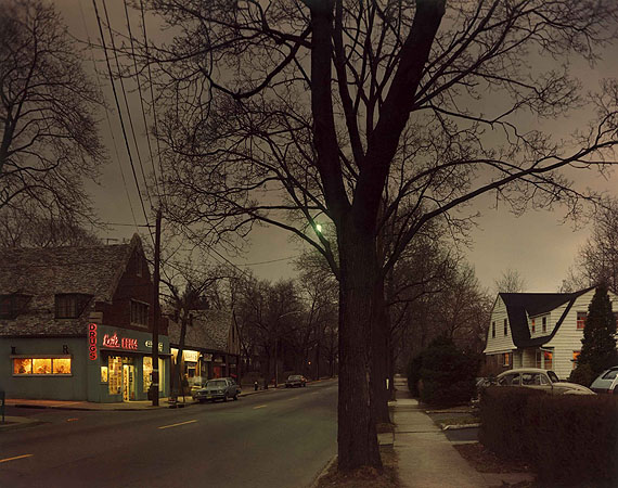 Joel Meyerowitz Dusk, New Jersey, 1978©Joel Meyerowitz, courtesy the artist and Edwynn Houk Gallery