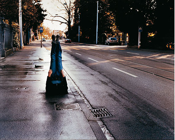 Erwin Wurm: o.T. (Serie Hamlet), 2007, C-Print, Ed. 2/5