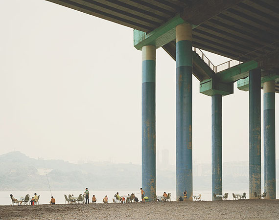 Nadav Kander: "Chongqing VI (Sunday Afternoon)"(2006) C-Print. 75cm x 100cm - Edition of 5; 100cm x 125cm - Edition of 5; 120cm x 150cm - Edition of 3.