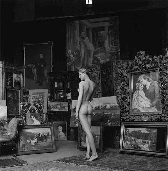 Jeanloup SieffNu pompier, Paris, 1956Gelatin Silver Print, printed later Verso stamped and signed by the Estate49,5 x 39,5 cm&copy; The Estate of Jeanloup SieffCOURTESY BERNHEIMER FINE ART PHOTOGRAPHY